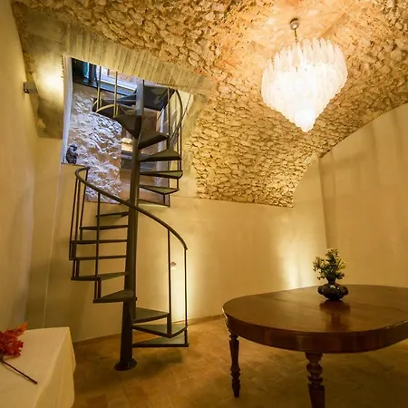 Palazzo Neri Villa Trevi