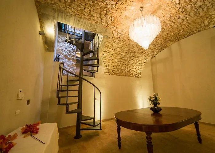 Palazzo Neri Villa Trevi